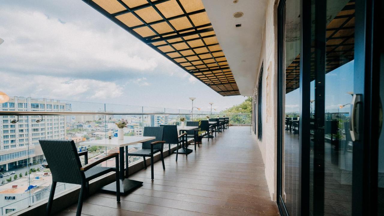 King'S Hotel Nagoya Batam Exterior photo