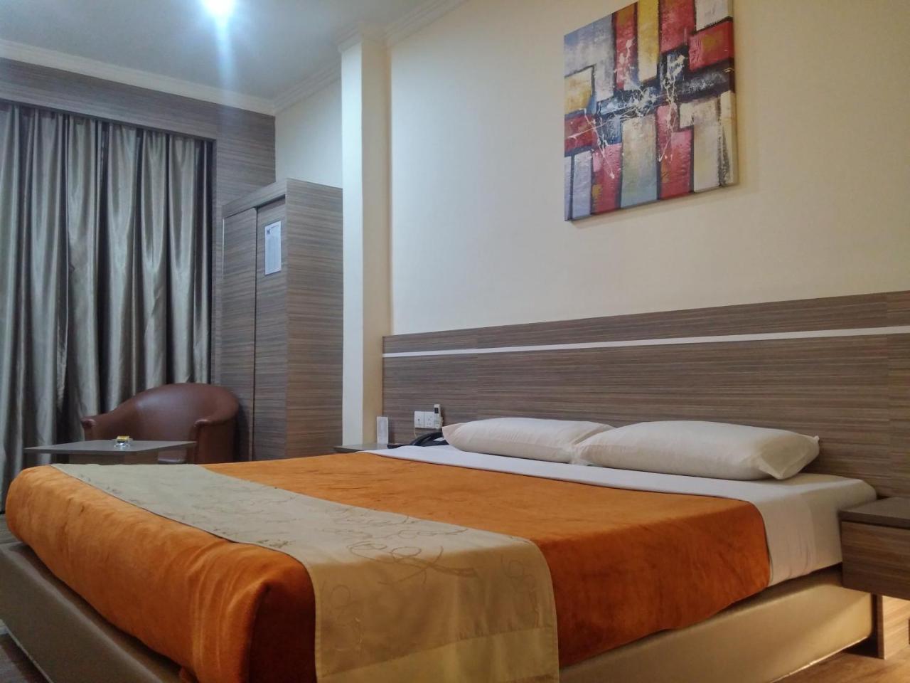 King'S Hotel Nagoya Batam Exterior photo