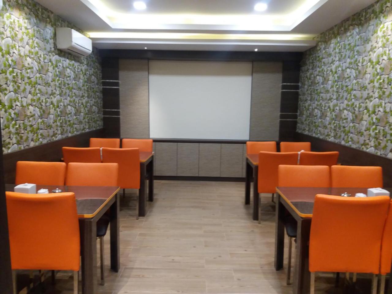 King'S Hotel Nagoya Batam Exterior photo