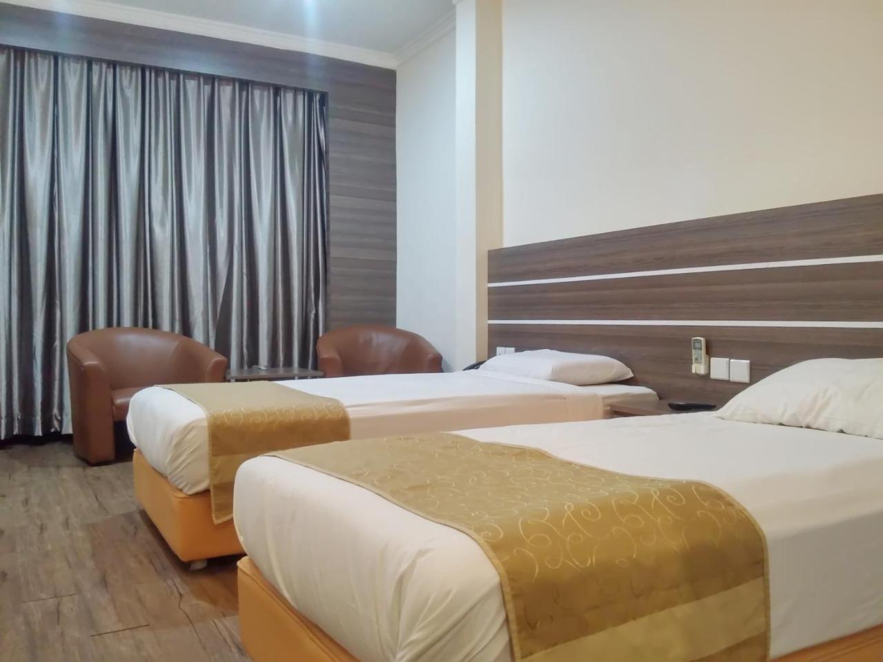 King'S Hotel Nagoya Batam Exterior photo